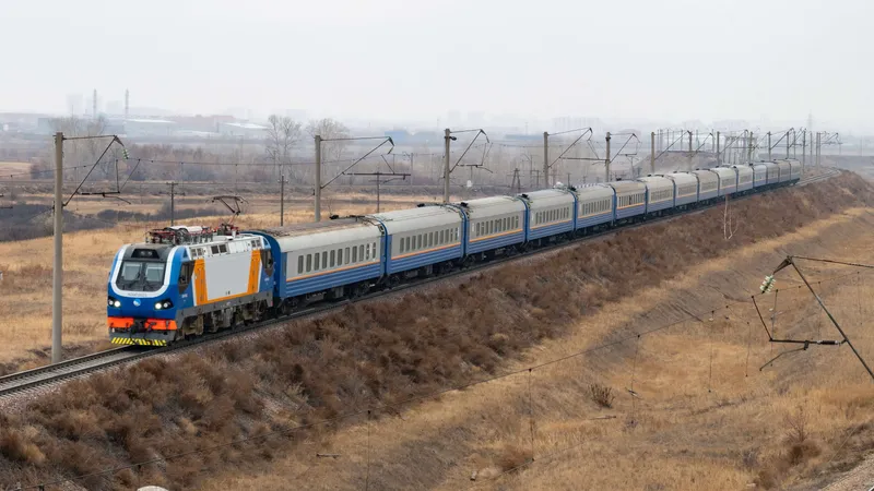 КТЖ, Казахстанские железные дороги, поезд, поезда, вагон, вагоны, ЖД, железнодорожный вокзал