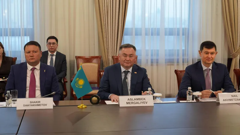 председатель Верховного суда Асламбек Мергалиев