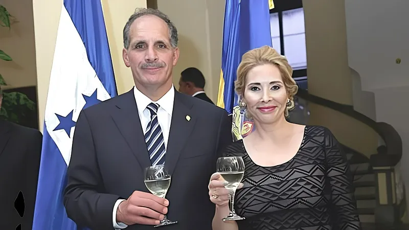 лидер президентских выборов Гондураса