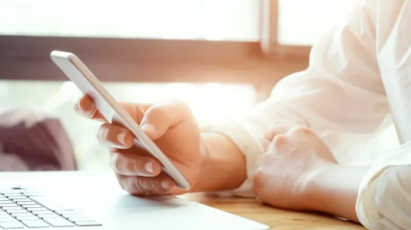 гаджет, мобильный телефон