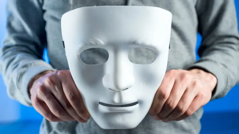 тайна, скрытие личности