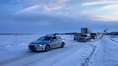 автоколонна, трасса, зима, полиция