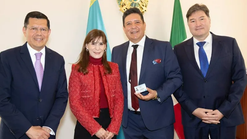 Мексик, Казахстан, дипломаты