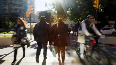 жители города, граждане