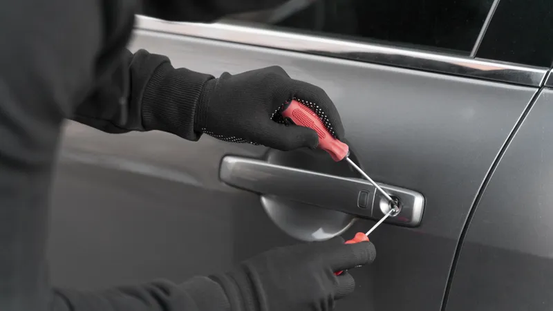 Угон, мошенник, машина 