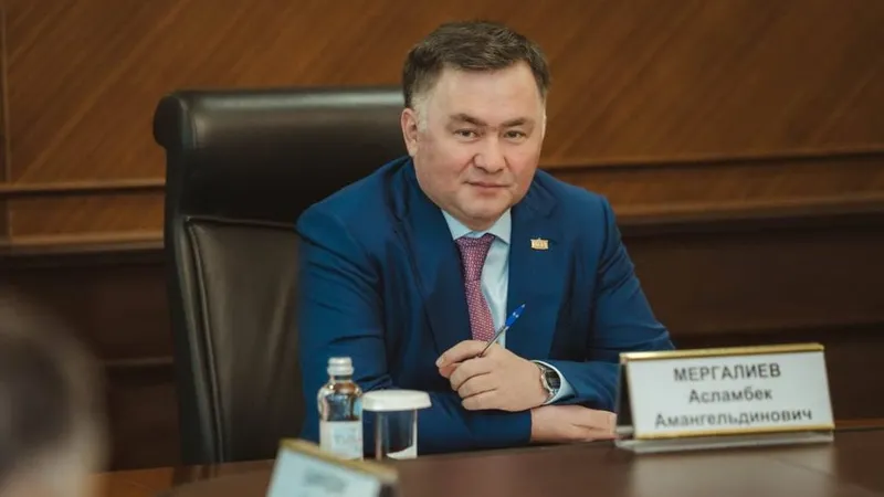 председатель Верховного суда Асламбек Мергалиев