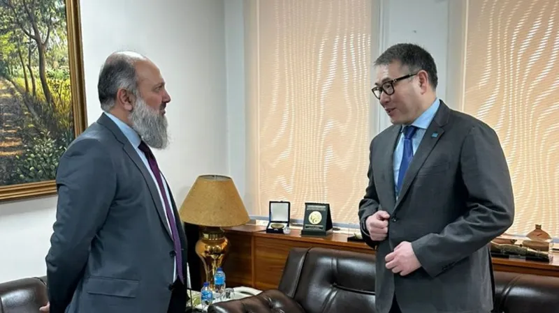 Арман Шаккалиев,  Джам Камал Хан