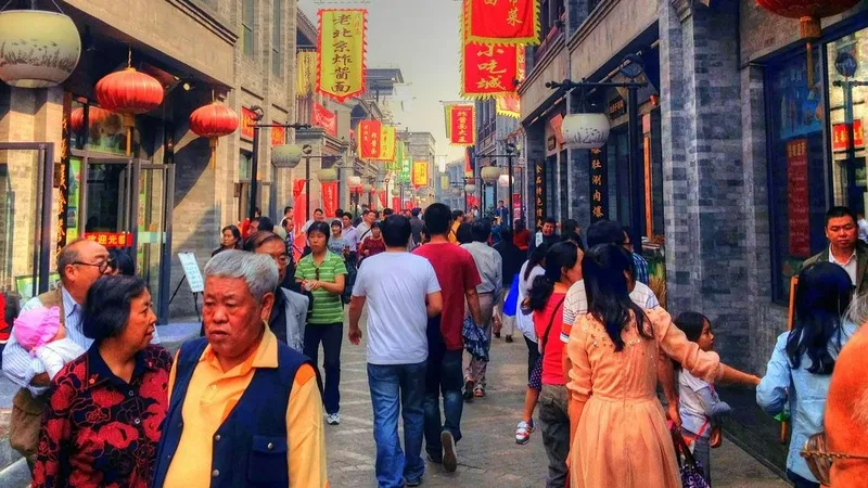 горожане, жители, улица