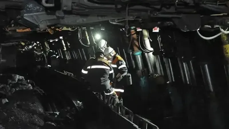 Люди в шахте