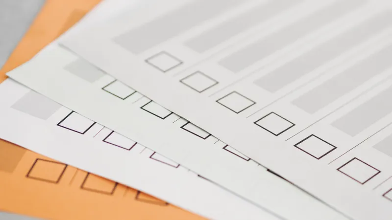 Референдум, выборы, избирательный бюллетень, бюллетень, бюллетени, избирательная урна