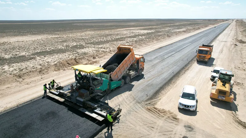 Дорожное строительство, строительство трассы, укладка асфальта, строительство дороги, ремонт дороги, ремонт трассы