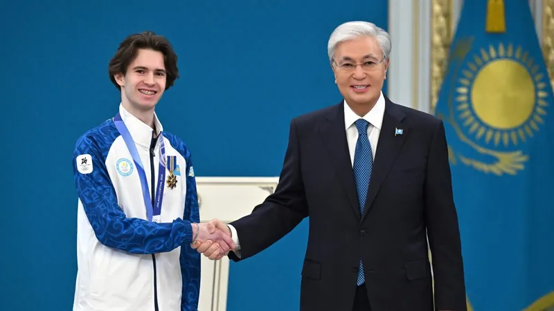 президент Казахстана Касым-Жомарт Токаев, олимпийский чемпион Михаил Шайдоров