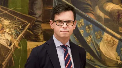 директор Лувра