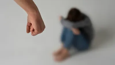 Насилие над детьми, насилие над несовершеннолетними, физическое насилие, насилие над ребенком, насилие над несовершеннолетним
