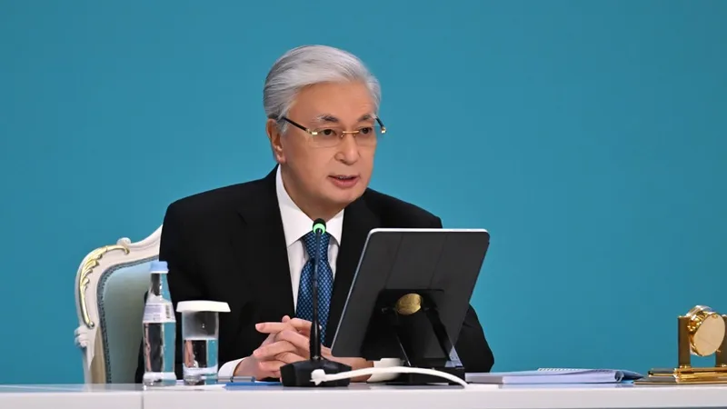 президент Казахстана Касым-Жомарт Токаев на ІІІ республиканском форуме депутатов маслихатов всех уровней