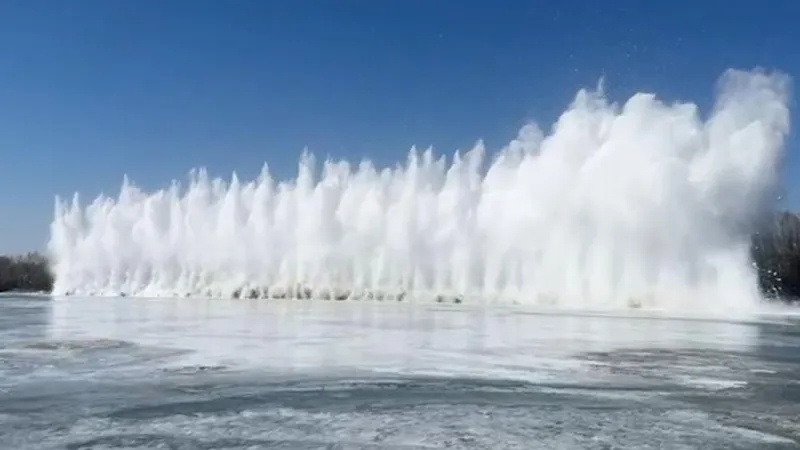 взрыв, лед, реки, паводки