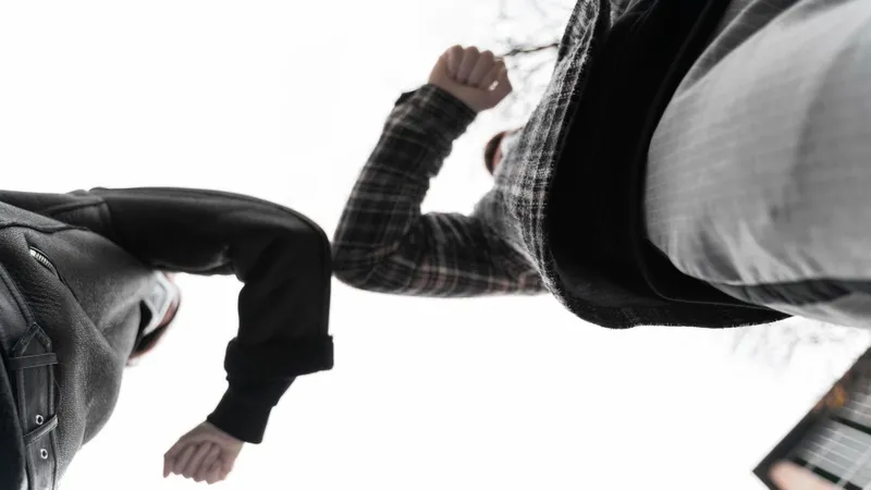 потасовка, конфликт