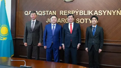 председатель Верховного суда Асламбек Мергалиев