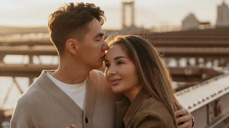 блогер Ерболат Жанабылов и Эльмира Толегенова