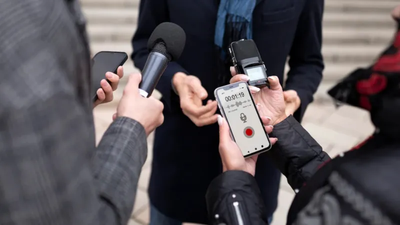 журналисты, интервью