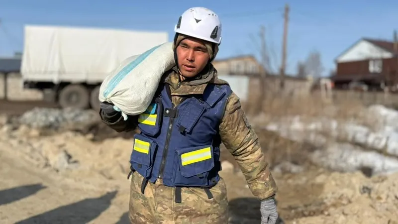 МЧС, спасатель, паводки, Казахстан