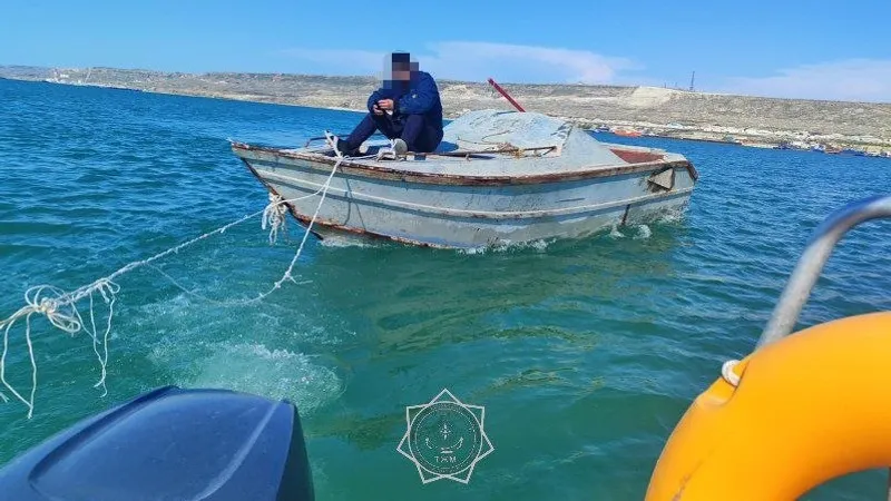 мужчина, лодка, Каспийское море