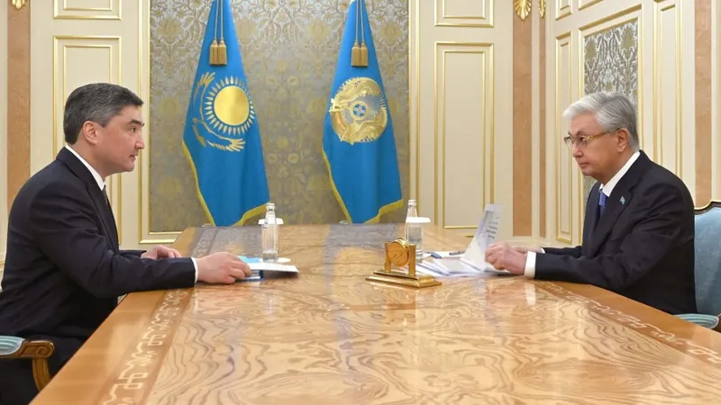 президент Казахстана Касым-Жомарт Токаев, премьер-министр Олжас Бектенов