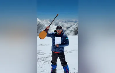 Конституция Казахстана на вершине Памира