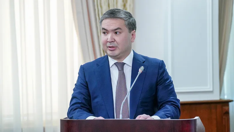 министр промышленности и строительства Ерсайын Нагаспаев