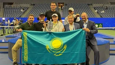казахстанская теннисистка Елена Рыбакина