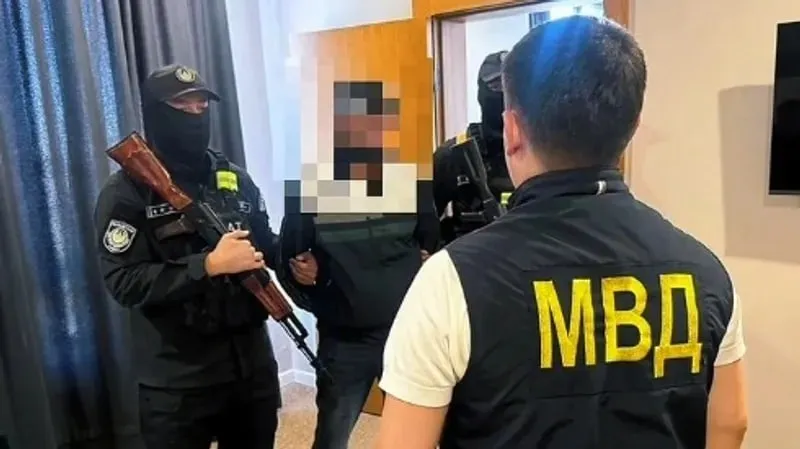 В Шымкенте задержали тамаду по подозрению в незаконном обороте наркотиков