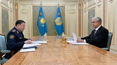 президент Казахстана Касым-Жомарт Токаев и министр внутренних дел Ержан Саденов