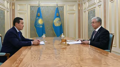 президент Казахстана Касым-Жомарт Токаев и глава Высшей аудиторской палаты Алихан Смаилов
