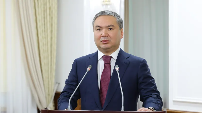 министр промышленности и строительства РК