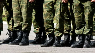 военные, построение