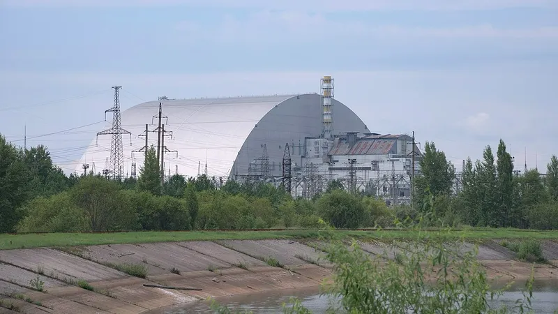 атомная энергостанция