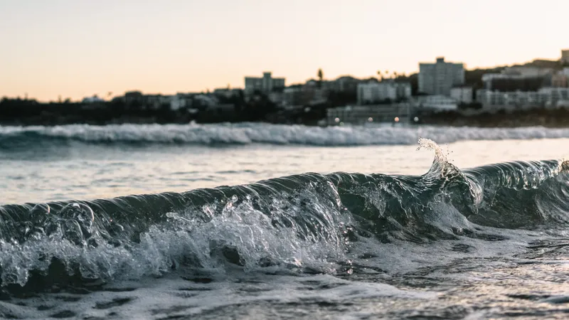 Пляж, вода